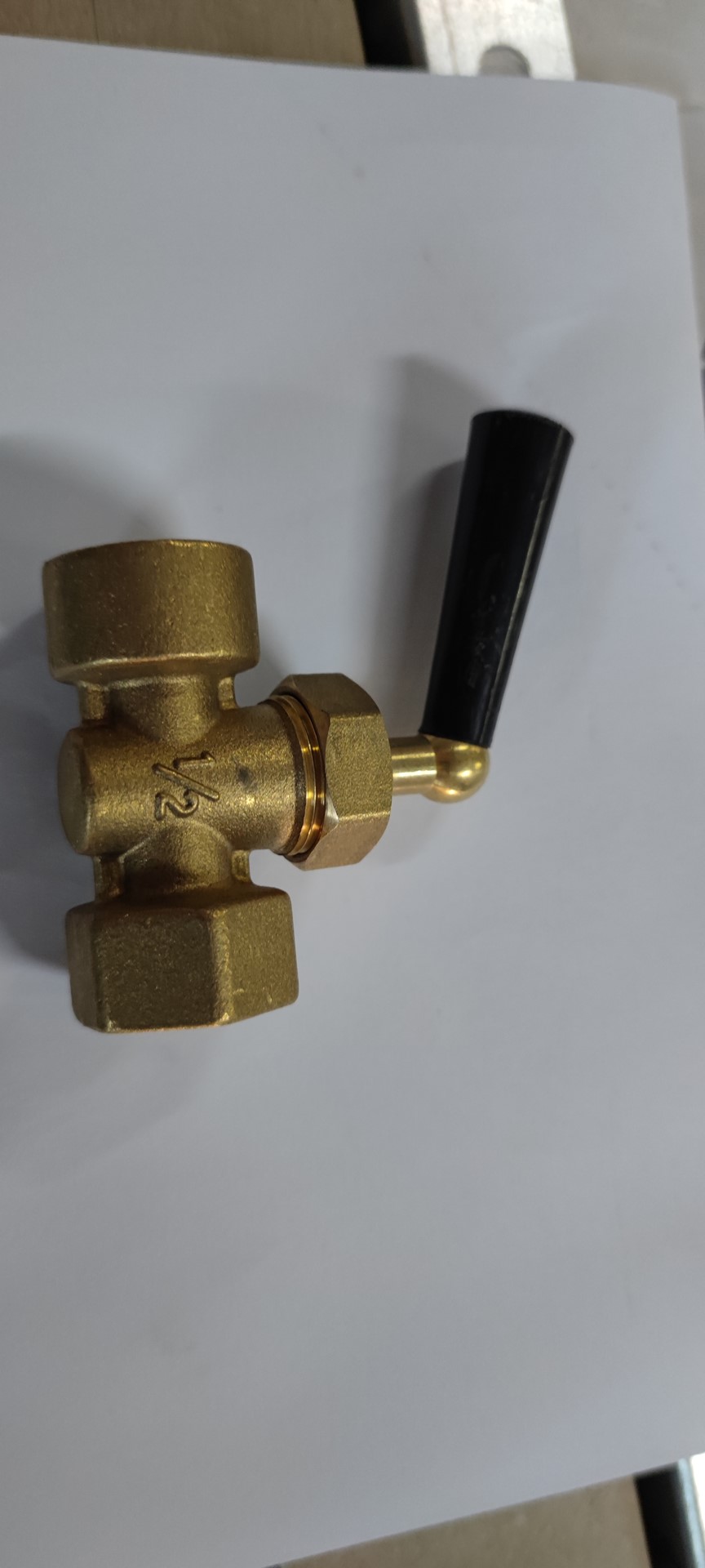 Kurek manometryczny 2 drogowy, mosiężny 1/2  TERVO